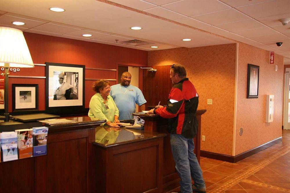 Hampton Inn Owego Exterior foto