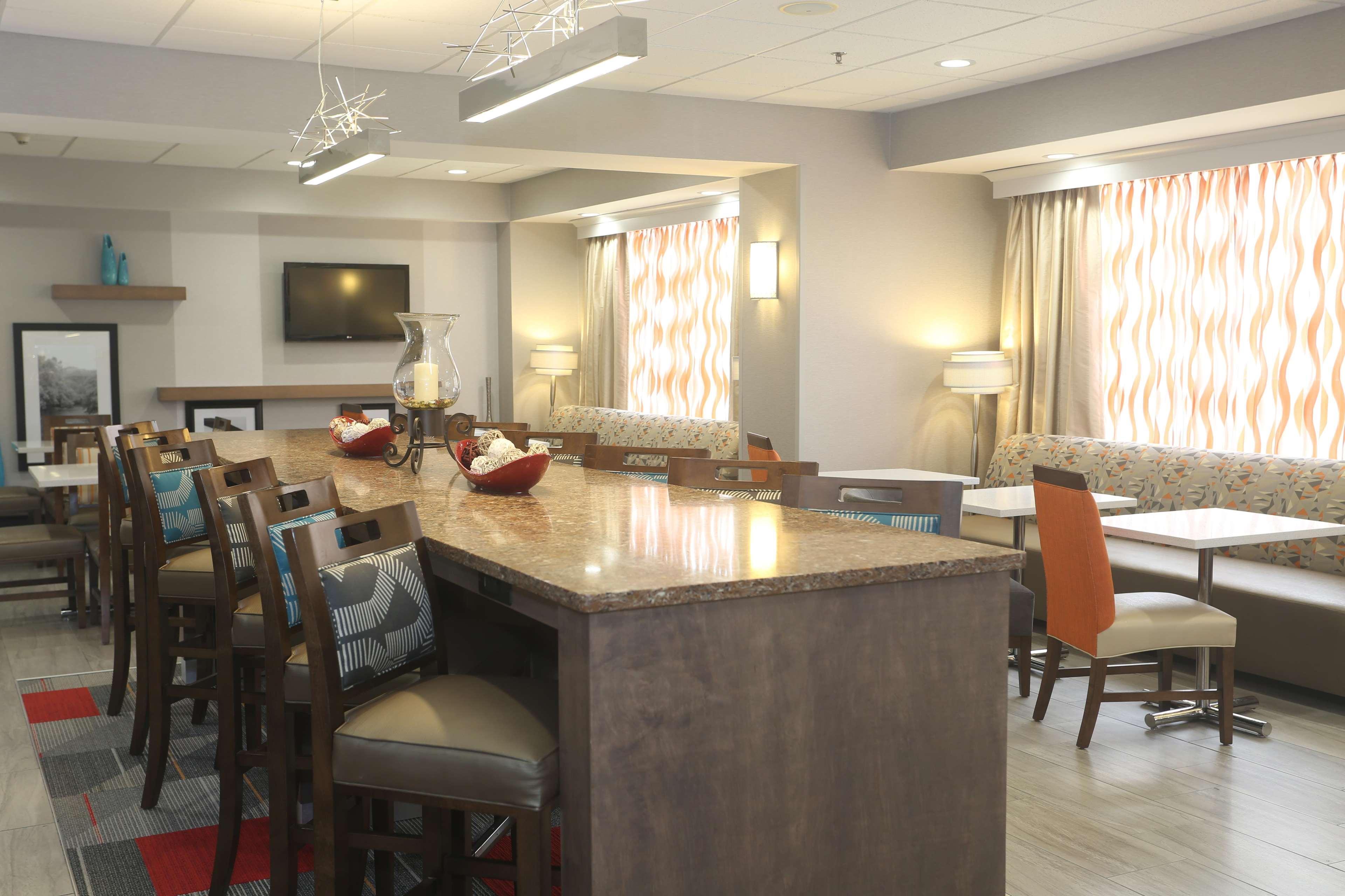 Hampton Inn Owego Exterior foto