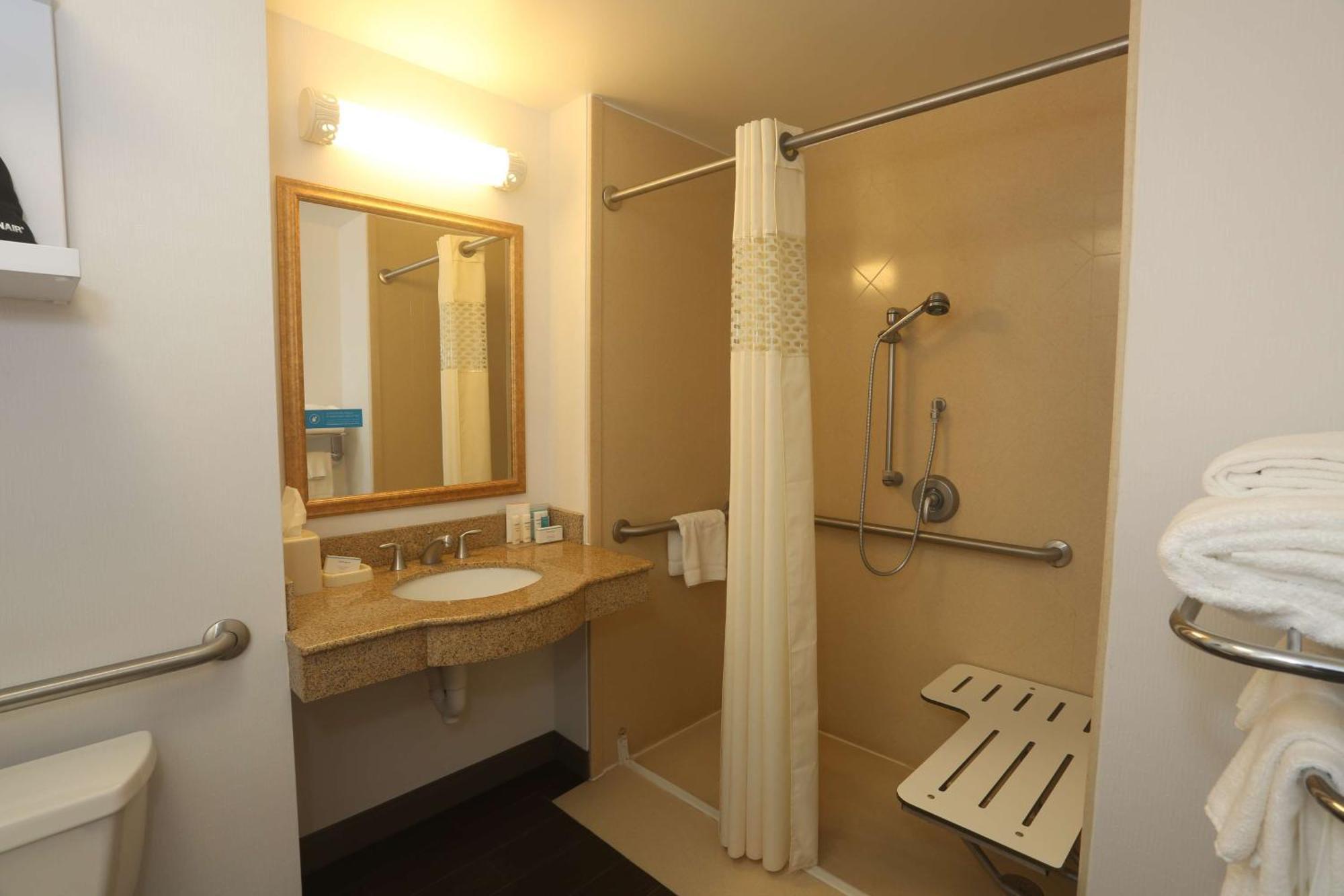 Hampton Inn Owego Exterior foto